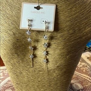 Carole, Inc “Falling Stars” golden chain w stars